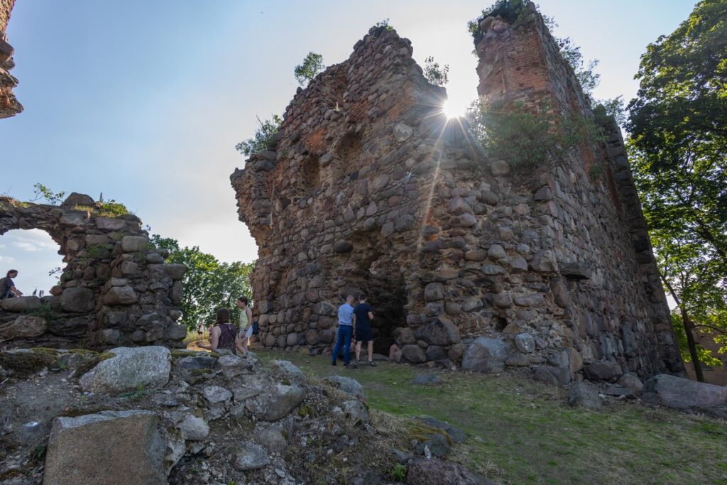Piknik archeologiczno-historyczny w Papowie Biskupim, fot. Mikołaj Kuras dla UMWKP
