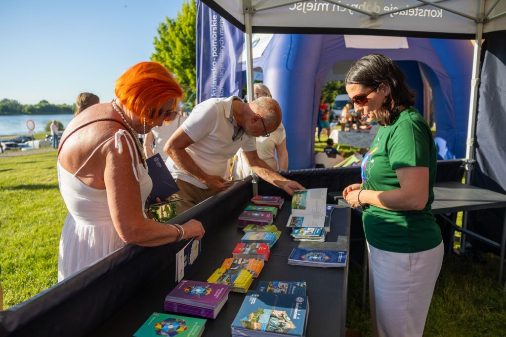 Piknik „Wianki nad Wisłą” na Błoniach Nadwiślańskich w Grudziądzu, fot. Mikołaj Kuras dla UMWKP