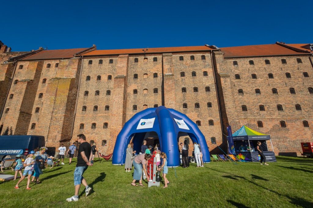 Piknik „Wianki nad Wisłą” na Błoniach Nadwiślańskich w Grudziądzu, fot. Mikołaj Kuras dla UMWKP