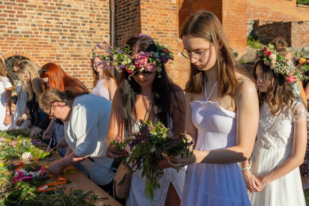 Piknik „Wianki nad Wisłą” na Błoniach Nadwiślańskich w Grudziądzu, fot. Mikołaj Kuras dla UMWKP
