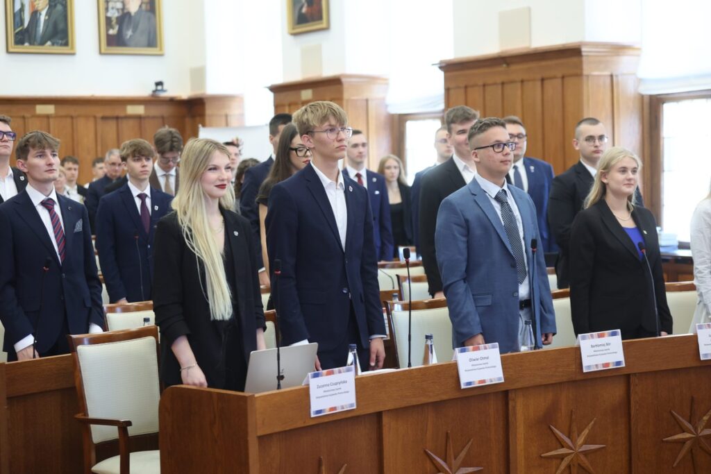 Inauguracyjna sesja Młodzieżowego Sejmiku Województwa III kadencji, fot. Mikołaj Kuras dla UMWKP