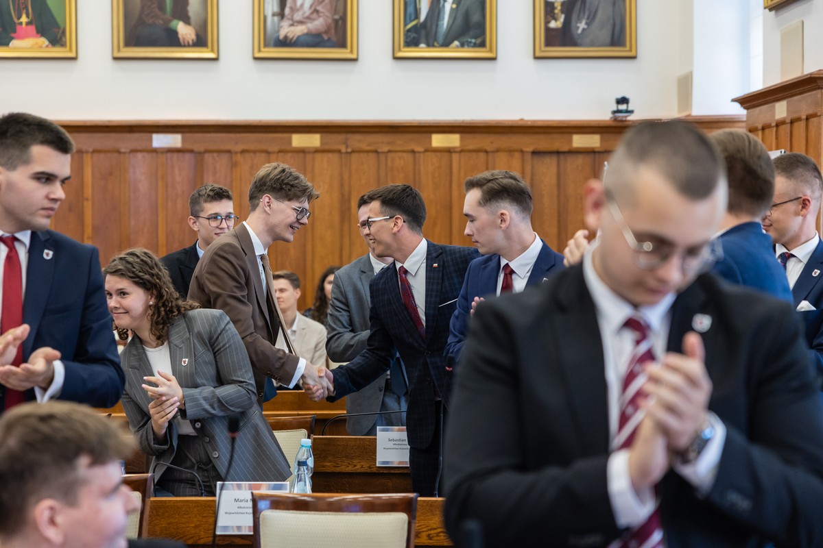 Inauguracyjna sesja Młodzieżowego Sejmiku Województwa III kadencji, fot. Mikołaj Kuras dla UMWKP