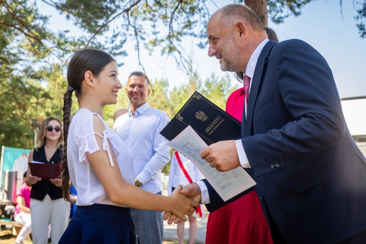 Uroczyste zakończenie roku szkolnego w Kujawsko-Pomorskim Specjalnym Ośrodku Szkolno-Wychowawczym nr 2 im. Gen. Stanisława Maczka w Bydgoszczy, fot. Tomasz Czachorowski/eventphoto.com.pl dla UMWKP