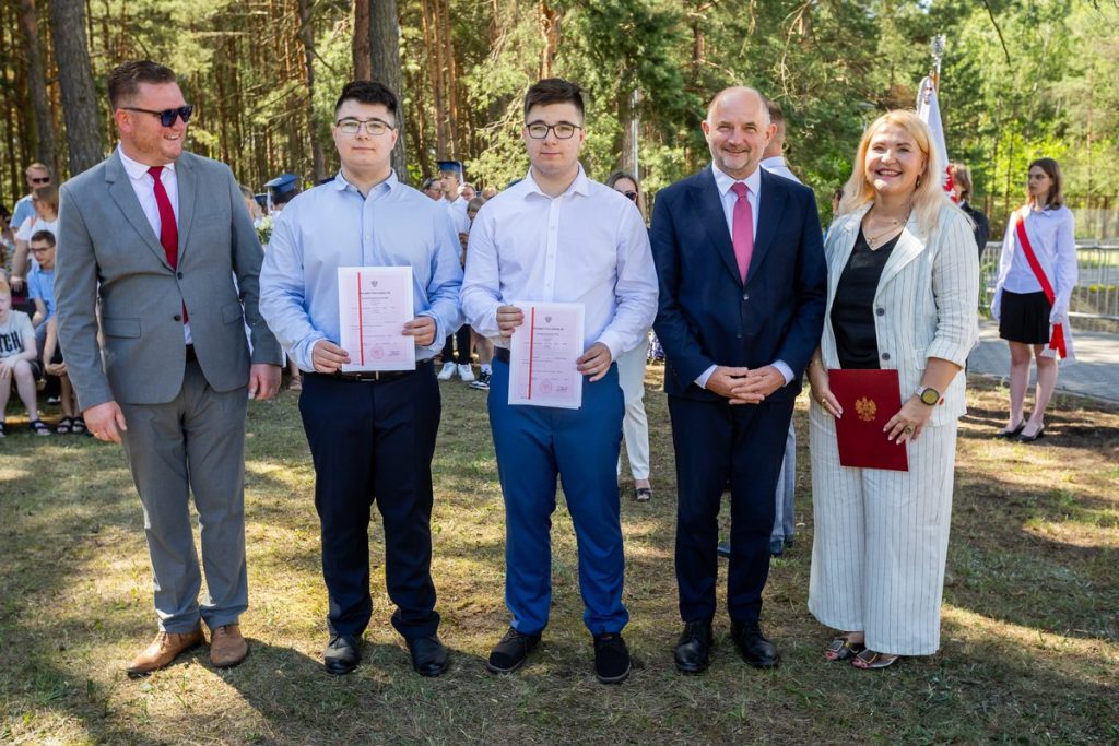 Uroczyste zakończenie roku szkolnego w Kujawsko-Pomorskim Specjalnym Ośrodku Szkolno-Wychowawczym nr 2 im. Gen. Stanisława Maczka w Bydgoszczy, fot. Tomasz Czachorowski/eventphoto.com.pl dla UMWKP