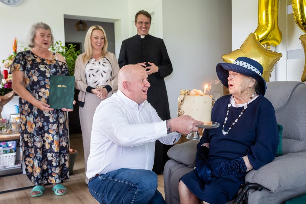 Wręczenie medalu Unitas Durat Genowefie Arabskiej, fot. Tomasz Czachorowski/eventphoto.com.pl dla UMWKP