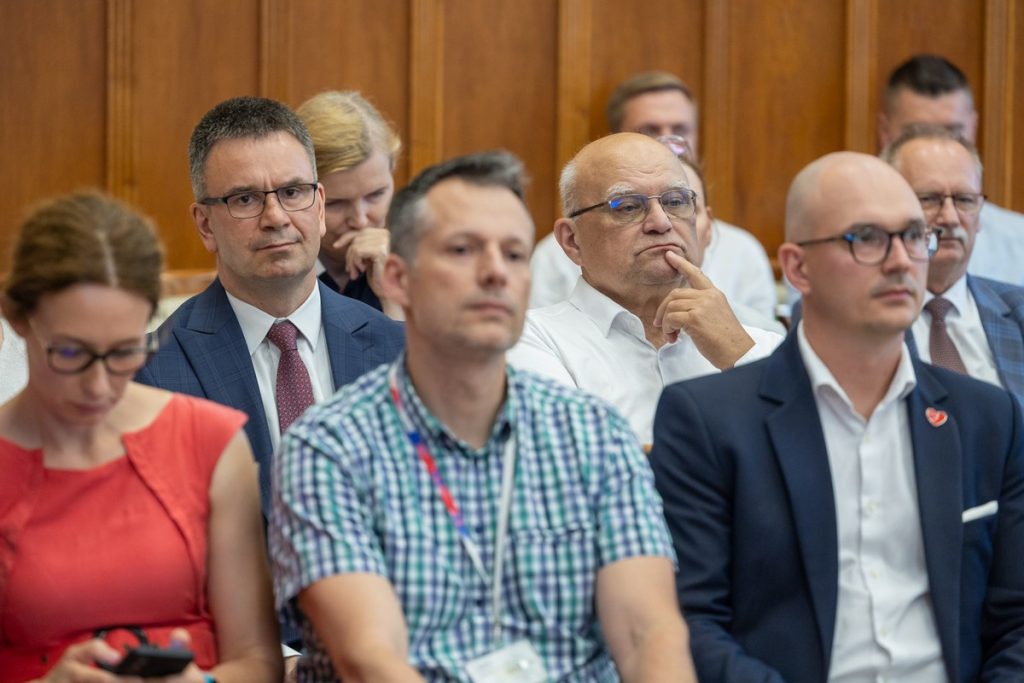 Nadzwyczajna sesja sejmiku województwa na temat sytuacji w WSZ, fot. Mikołaj Kuras dla UMWKP