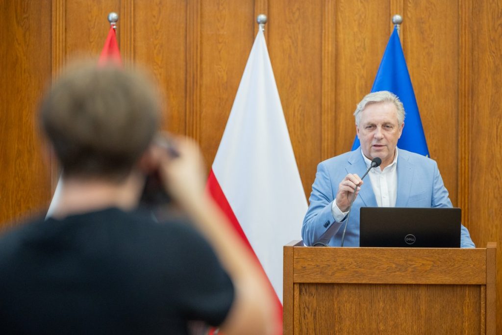 Nadzwyczajna sesja sejmiku województwa na temat sytuacji w WSZ, fot. Mikołaj Kuras dla UMWKP