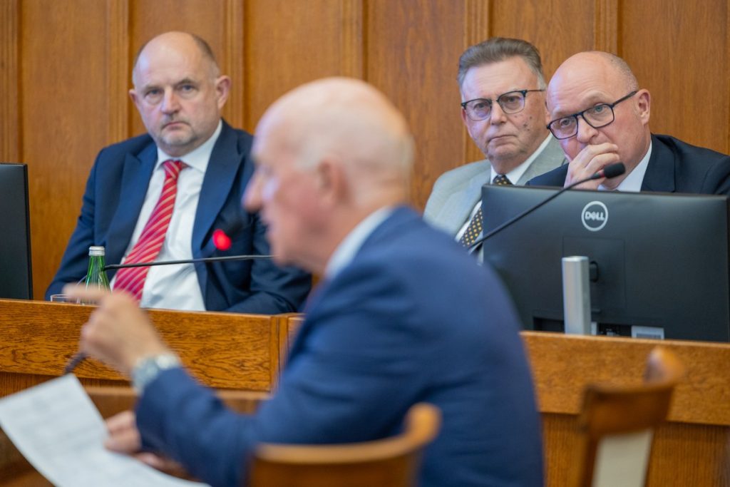 Nadzwyczajna sesja sejmiku województwa na temat sytuacji w WSZ, fot. Mikołaj Kuras dla UMWKP
