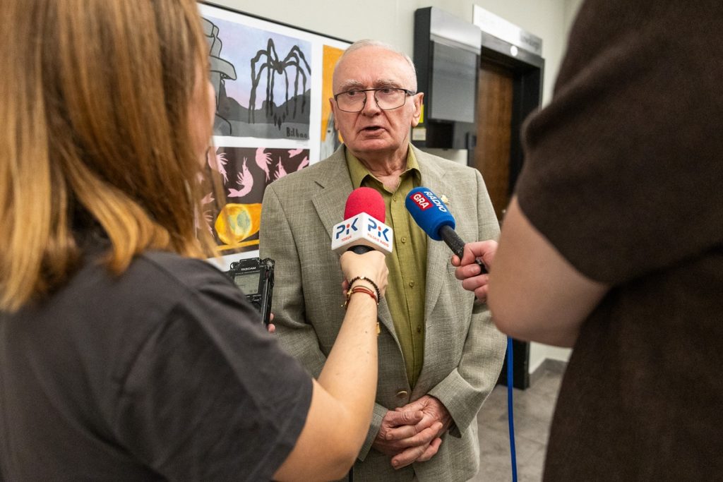 Wręczenie umów dla kujawsko-pomorskich pszczelarzy, fot. Szymon Zdziebło/tarantoga.pl dla UMWKP