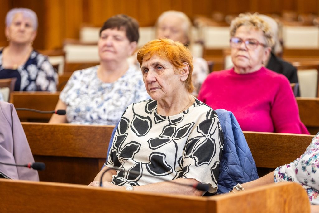 Przekazanie czujek dla seniorów, fot. Szymon Zdziebło/tarantoga.pl dla UMWKP
