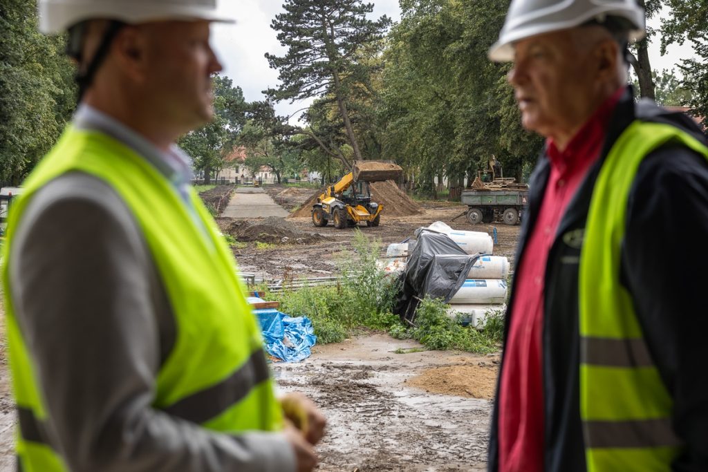 Site visit to the development in Nawra, photo: Szymon Zdziebło/tarantoga for UMWKP