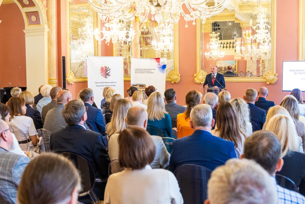 Appointments to the new Regional Skills Policy Coordination Team, photo by Andrzej Goiński/UMWKP