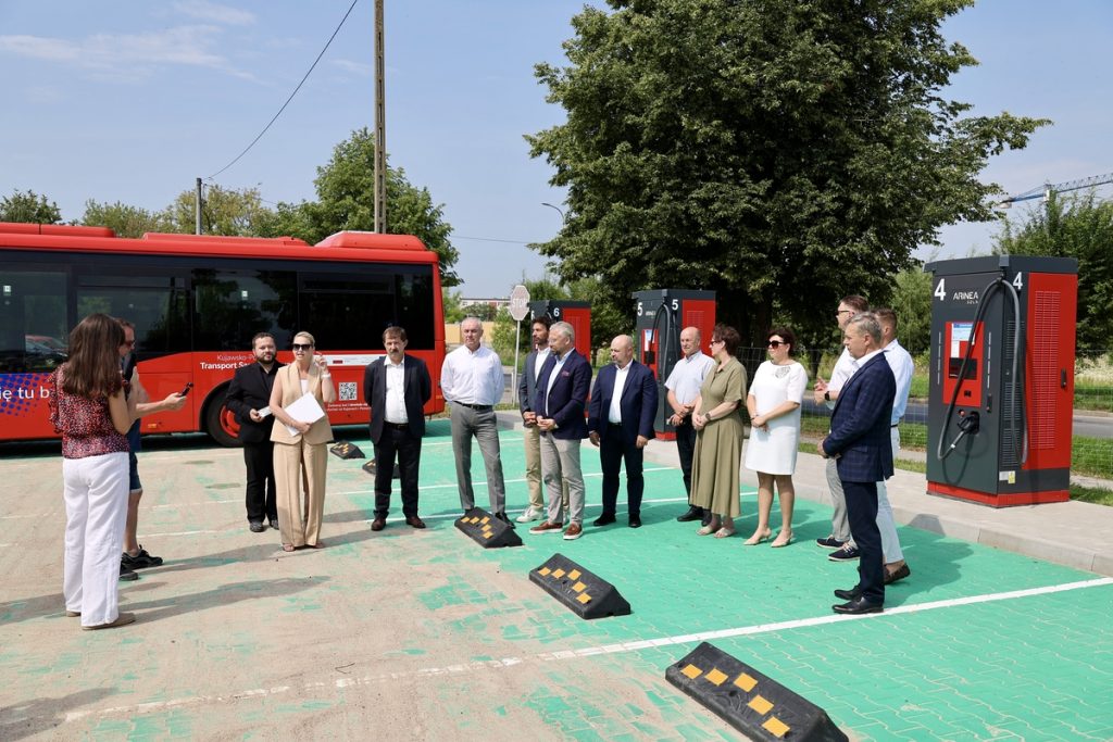 Uruchomienie stacji ładowania autobusów elektrycznych w Rypinie, fot. Andrzej Goiński/UMWKP