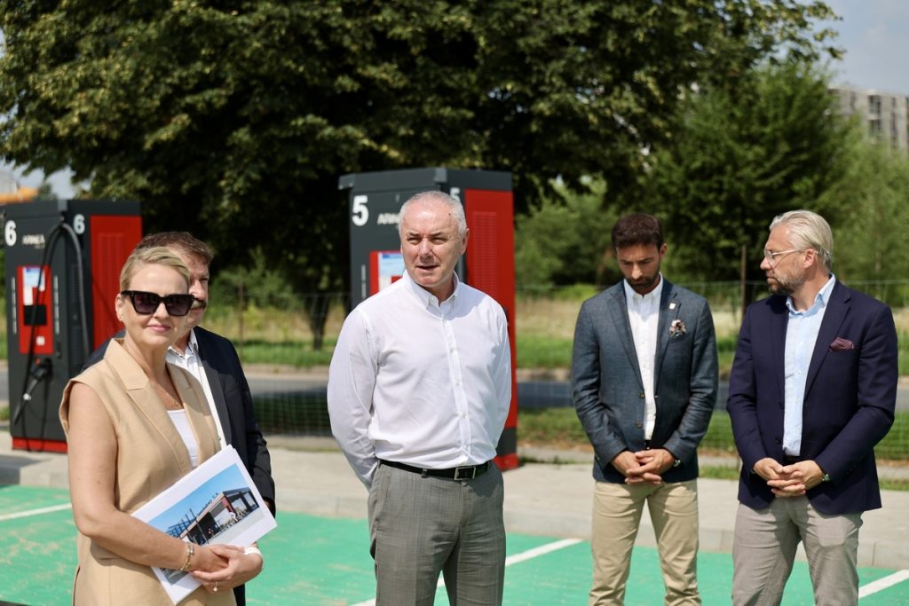 Uruchomienie stacji ładowania autobusów elektrycznych w Rypinie, fot. Andrzej Goiński/UMWKP