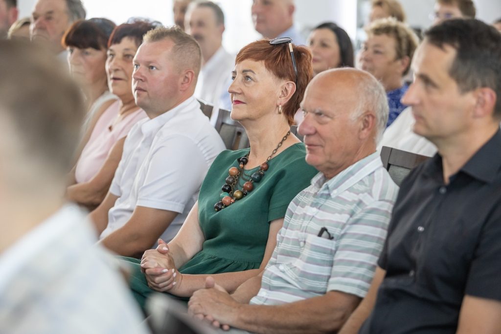 Presentation of badges to village leaders from Radziejów County, photo: Szymon Zdziebło/tarantoga.pl for UMWKP