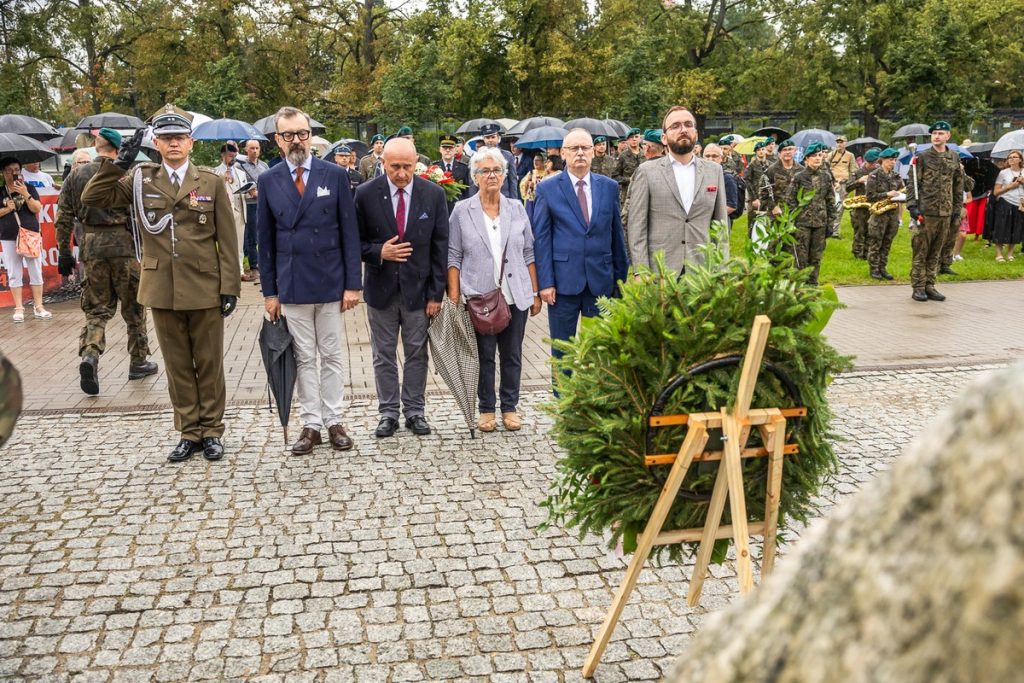 Obchody 82. rocznicy wybuchu Powstania Warszawskiego w Toruniu, fot. Szymon Zdziebło/tarantoga.pl dla UMWKP