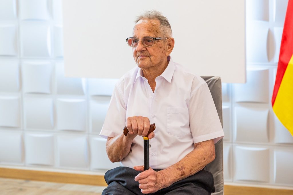 A visit to 100-year-old Roman Alfut, photo: Andrzej Goiński / Marshal’s Office of the Kujawsko-Pomorskie Region