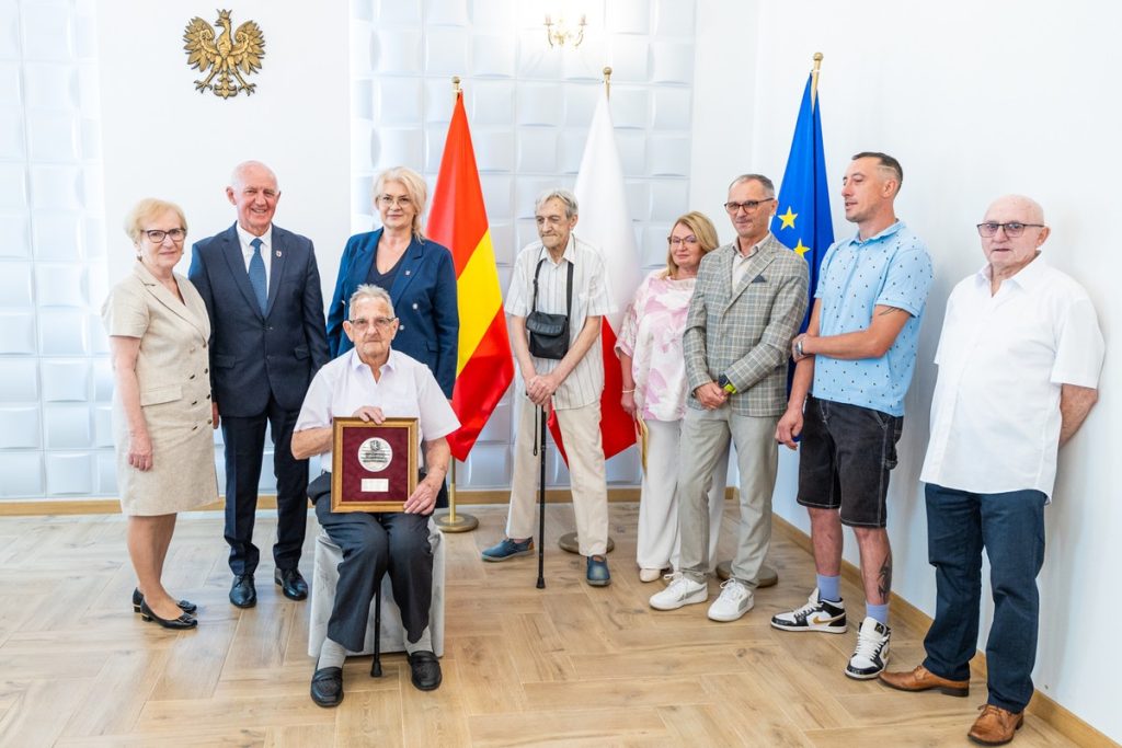 A visit to 100-year-old Roman Alfut, photo: Andrzej Goiński / Marshal’s Office of the Kujawsko-Pomorskie Region
