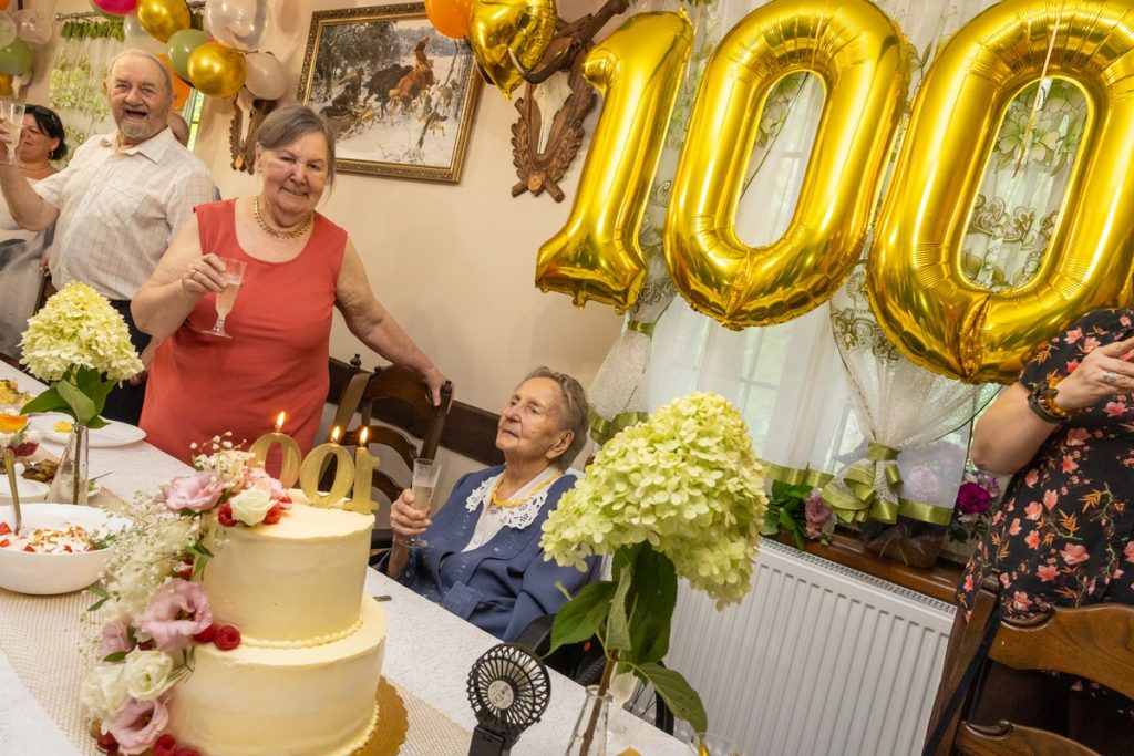 A visit to 100-year-old Natalia Matuszewska, photo: Mikołaj Kuras for the Marshal’s Office of the Kujawsko-Pomorskie Region