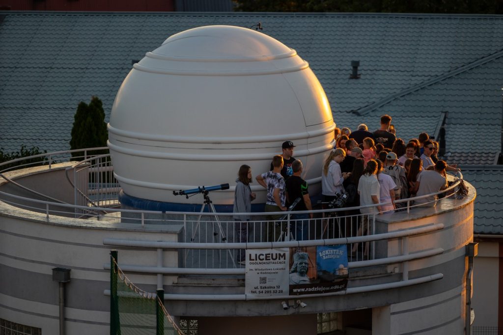 Solar eclipse observations in Radziejów, photo by Mikołaj Kuras for the UMWKP