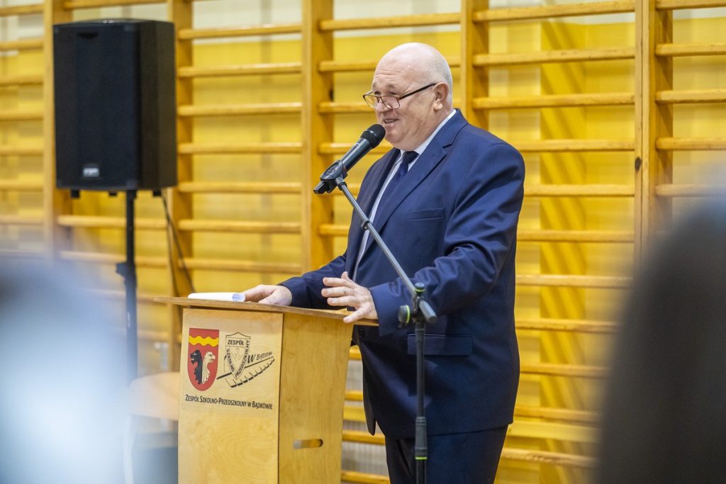 Inauguracja roku szkolnego w Bądkowie, fot. Szymon Zdziebło/tarantoga.pl dla UMWKP