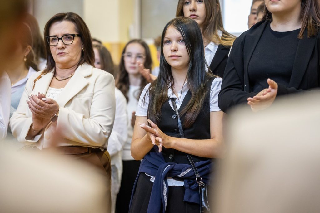 Inauguracja roku szkolnego w Bądkowie, fot. Szymon Zdziebło/tarantoga.pl dla UMWKP