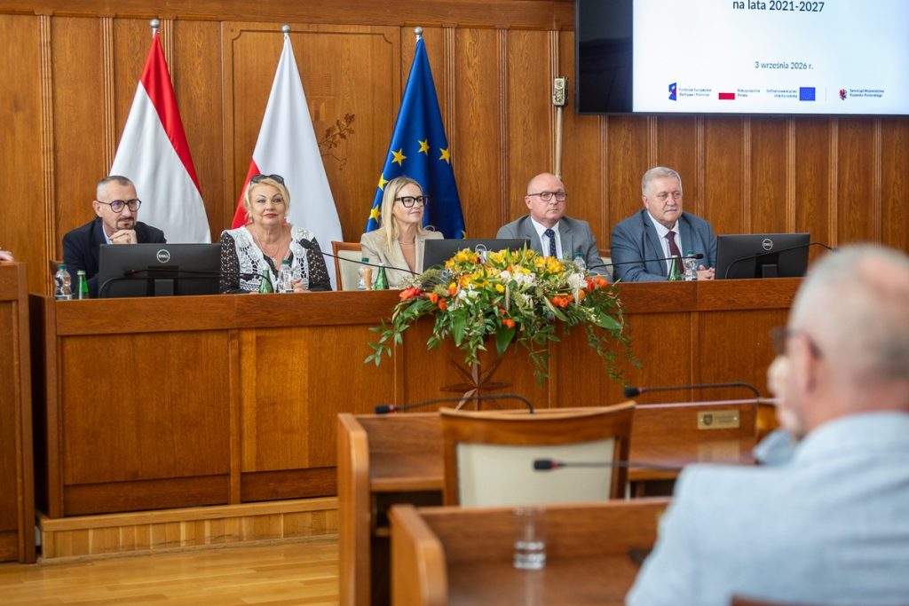Podpisanie umów FEdKP, 3 września 2026 r., fot. Szymon Zdziebło/tarantoga.pl dla UMWKP