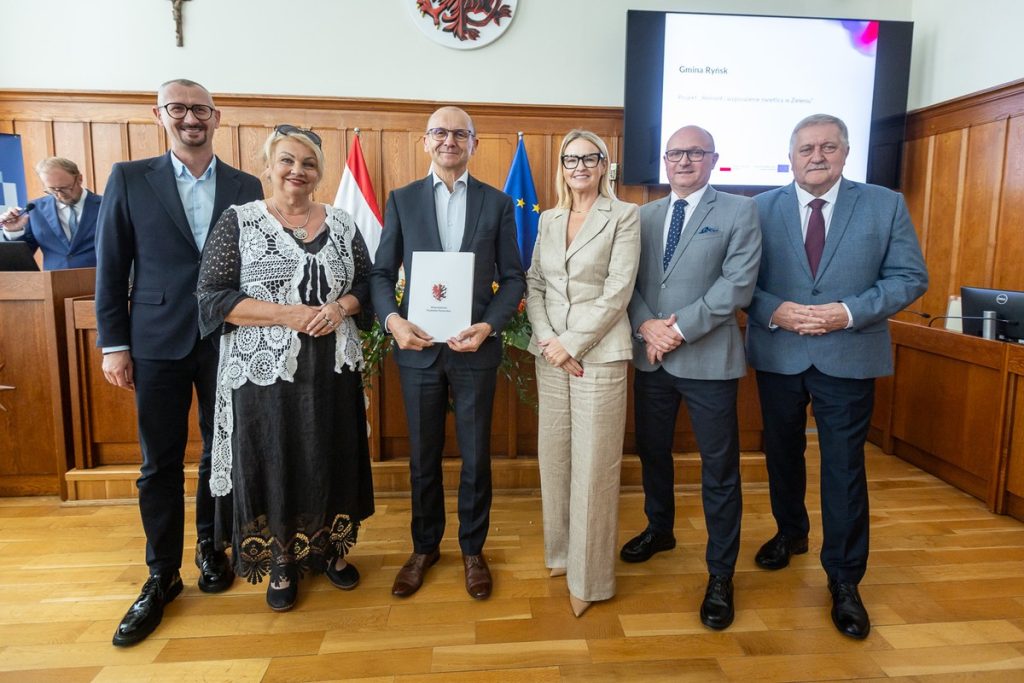 Podpisanie umów FEdKP, 3 września 2026 r., fot. Szymon Zdziebło/tarantoga.pl dla UMWKP