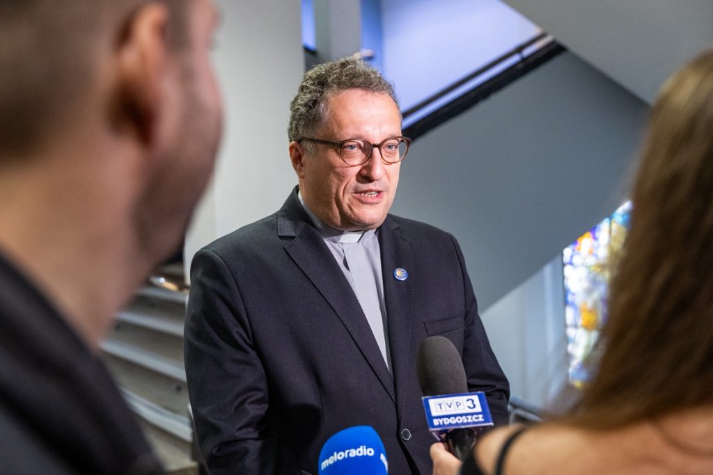 Podpisanie listu intencyjnego w sprawie współpracy na rzecz rozwoju Interdyscyplinarnego Centrum Studiów nad Technologiami w Społeczeństwie UMK, fot. Andrzej Goiński/UMWKP
