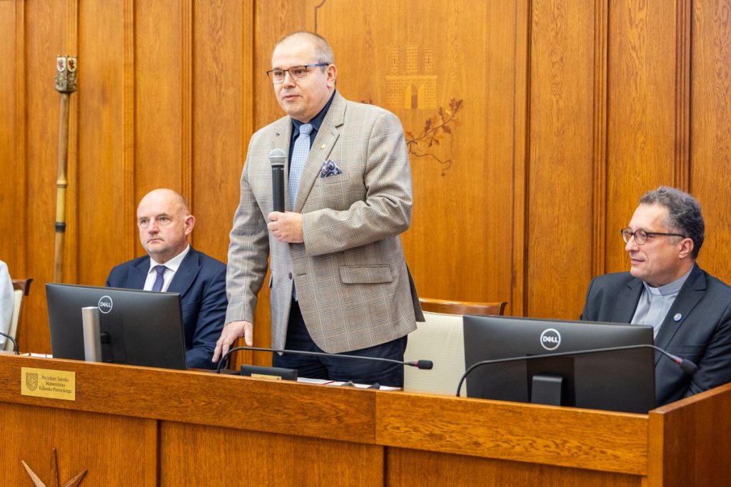 Podpisanie listu intencyjnego w sprawie współpracy na rzecz rozwoju Interdyscyplinarnego Centrum Studiów nad Technologiami w Społeczeństwie UMK, fot. Andrzej Goiński/UMWKP