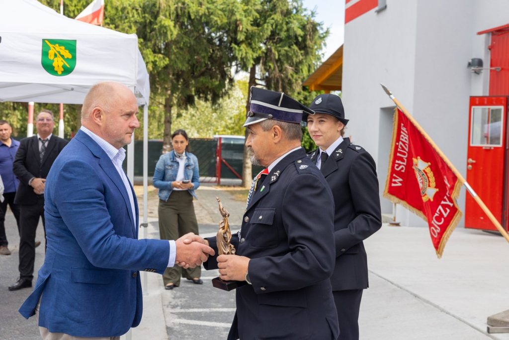 Otwarcie remizy OSP w Dąbrowie Chełmińskiej, fot. Mikołaj Kuras dla UMWKP
