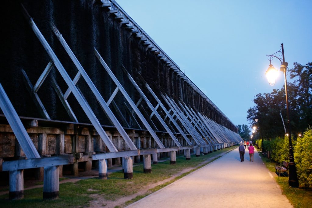 Tężnie nocą, fot. Mikołaj Kuras dla UMWKP