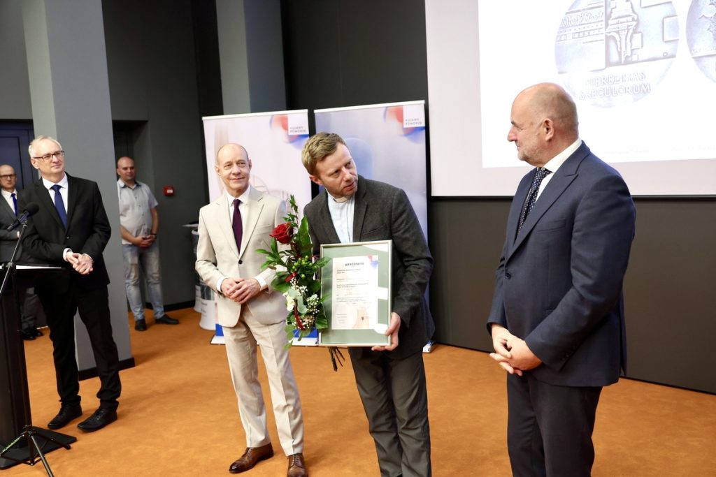 Wręczenie nagród Hereditas Saeculorum i Musejon, fot. Andrzej Goiński/UMWKP