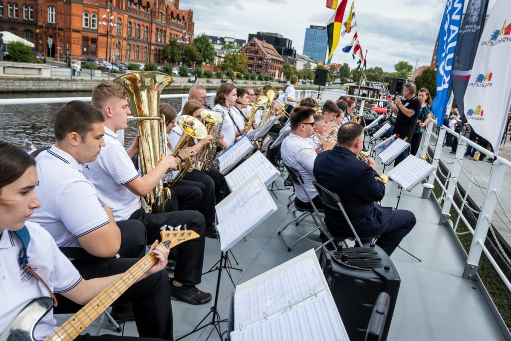 Dzień Marynarza Rzecznego w Bydgoszczy, fot. Tomasz Czachorowski/eventphoto.com.pl dla UMWKP