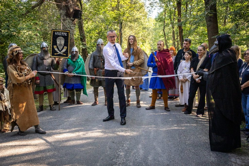 Festyn Archeologiczny w Biskupinie, fot. Szymon Zdziebło/tarantoga.pl dla UMWKP