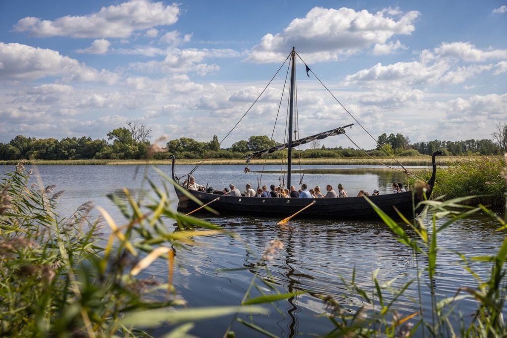 Festyn Archeologiczny w Biskupinie, fot. Szymon Zdziebło/tarantoga.pl dla UMWKP