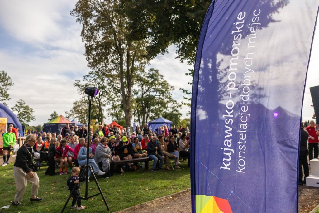 Piknik pod Kujawskim Niebem w Kruszwicy, fot. Szymon Zdziebło/tarantoga.pl dla UMWKP