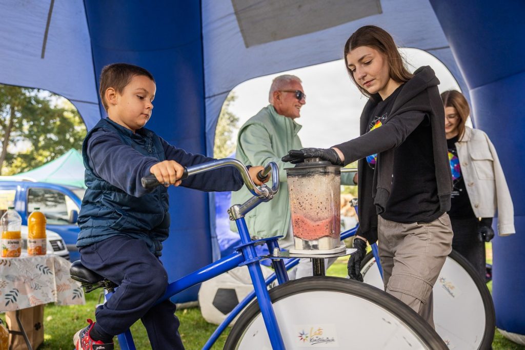 Piknik pod Kujawskim Niebem w Kruszwicy, fot. Szymon Zdziebło/tarantoga.pl dla UMWKP