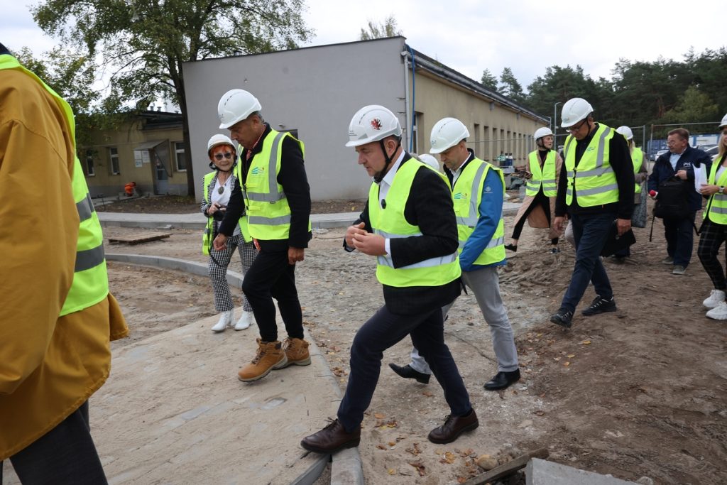 Wizytacja budowy nowego kompleksu WSS we Włocławku, fot. Mikołaj Kuras dla UMWKP