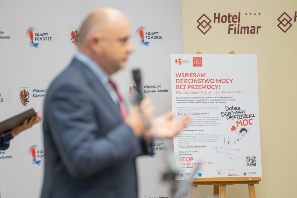 Toruń, Konferencja i manifest dzieciństwo bez przemocy, fot. Mikołaj Kuras dla UMWKP