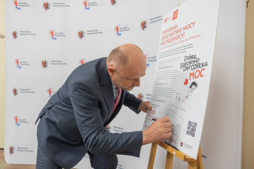 Toruń, Konferencja i manifest dzieciństwo bez przemocy, fot. Mikołaj Kuras dla UMWKP