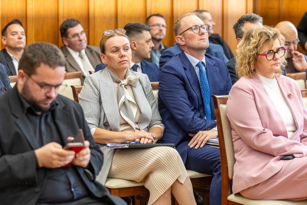 Sesja sejmiku województwa, 28 września 2026, fot. Szymon Zdziebło/tarantoga dla UMWKP