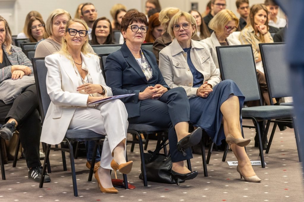 Konferencja „Usuwamy azbest spod strzechy”, fot. Szymon Zdziebło/tarantoga.pl dla UMWKP