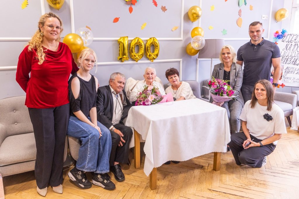 Wręczenie medalu Unitas Durat Barbarze Benz, fot. Andrzej Goiński/UMWKP