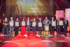 Laureaci Nagród Marszałka w kategorii „Promocja województwa”, fot. Szymon Zdziebło/tarantoga.pl dla UMWKP