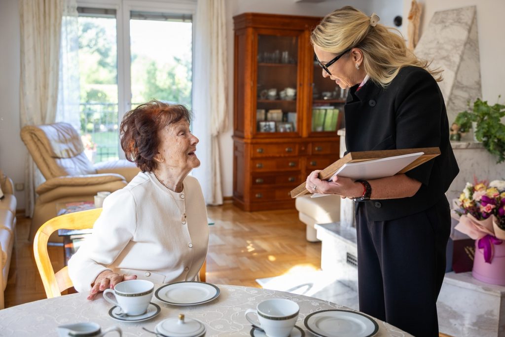 Wręczenie medalu Unitas Durat Annie Graf, fot. Szymon Zdziebło/tarantoga.pl dla UMWKP