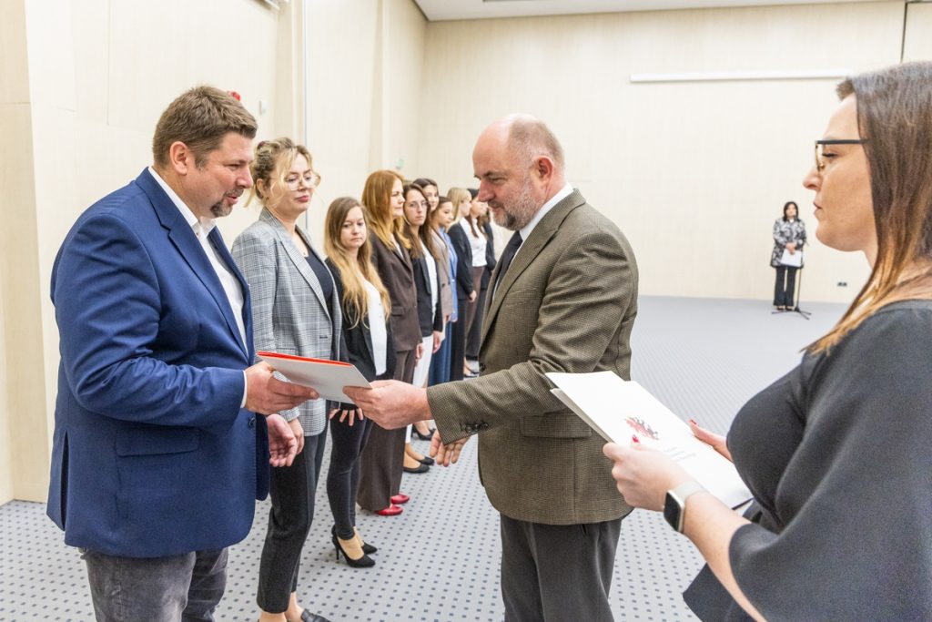 Ślubowanie urzędników, Urząd Marszałkowski w Toruniu, fot. Andrzej Goiński/UMWKP