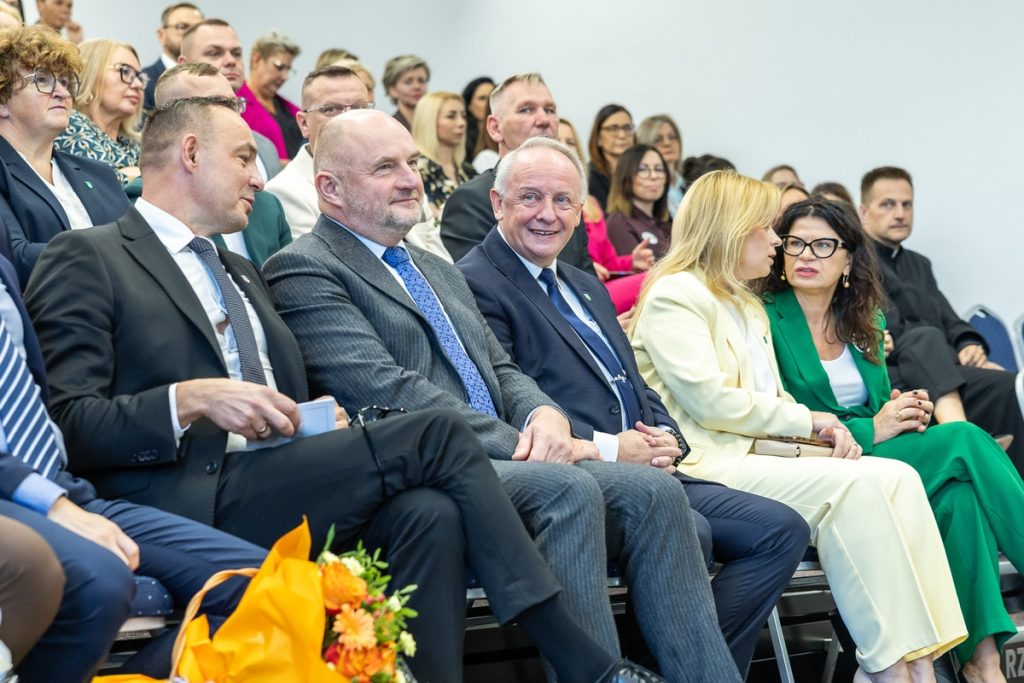 Otwarcie nowej siedziby CUS w Pruszczu (powiat świecki), fot. Szymon Zdziebło/tarantoga.pl dla UMWKP