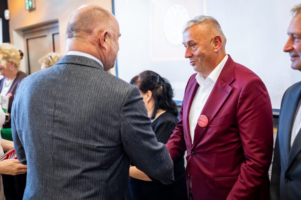Wręczenie odznak sołtysom z powiatu świeckiego, fot. Tomasz Czachorowski/eventphoto dla UMWKP