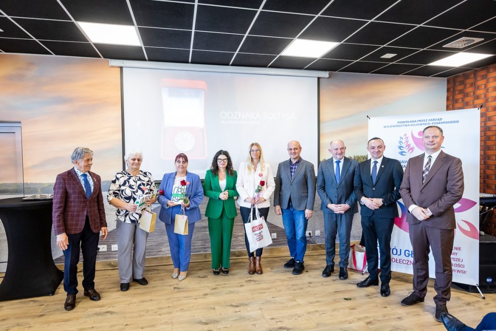 Wręczenie odznak sołtysom z powiatu świeckiego, fot. Tomasz Czachorowski/eventphoto dla UMWKP